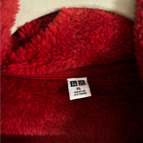 Uniqlo rust fuzzy jacket with zipper! never worn - Picture 4 of 4